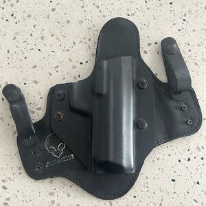 Alien Gear Cloak Tuck Holster Black Leather